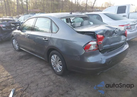 2014 Volkswagen Passat 2.5L S z USA, uszkodzony, nr VIN 1VWAP7A30EC038302